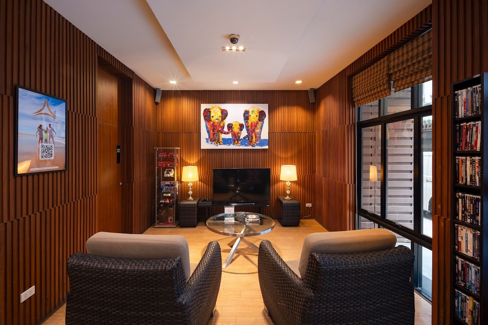 icheck inn gems center silom