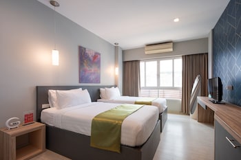 icheck inn gems center silom