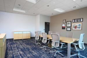 tulyp tapestry collection by hilton