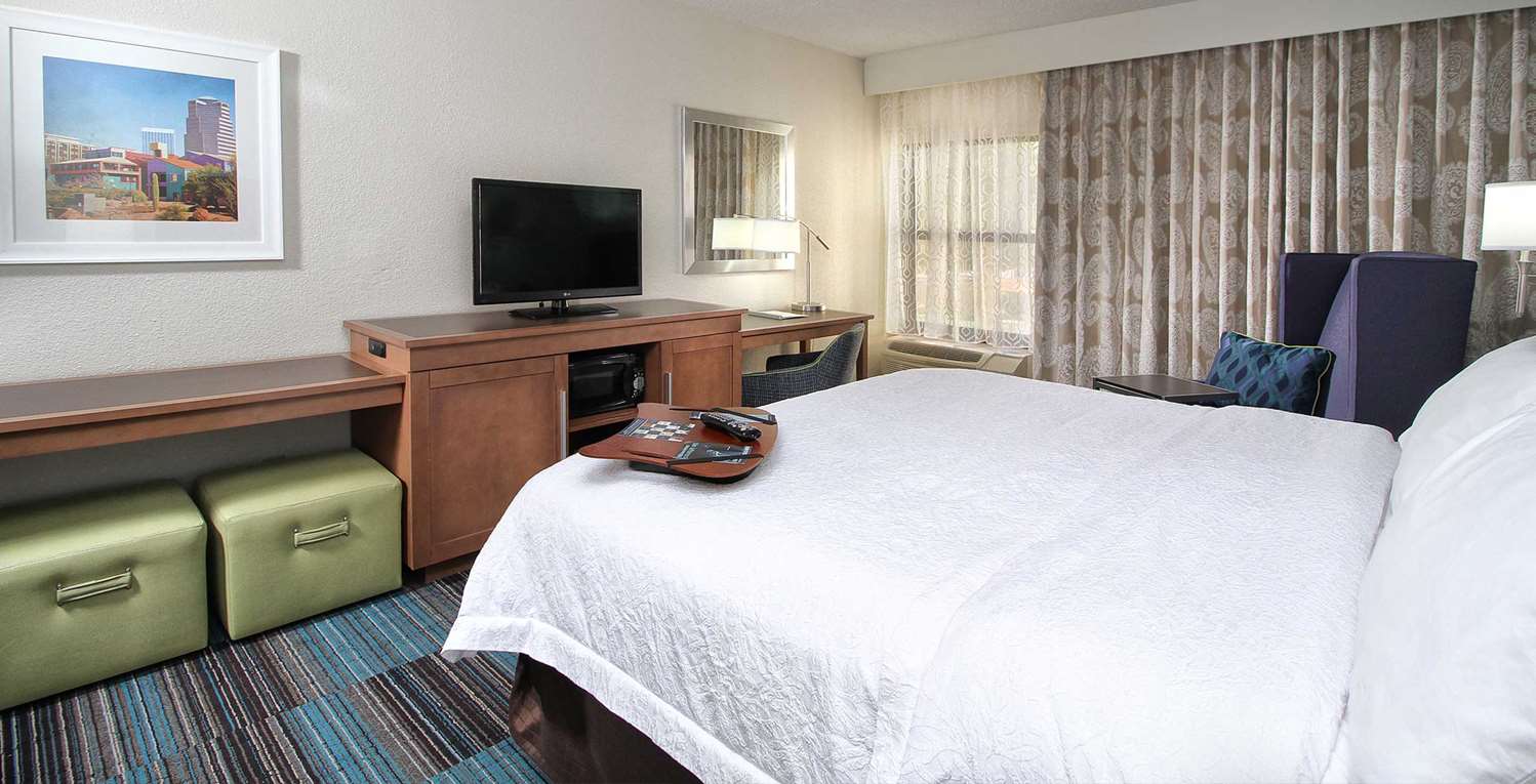hampton inn tucson airport