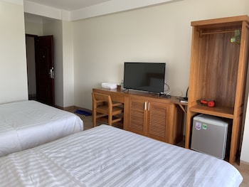 dragon airport hotel