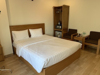 dragon airport hotel