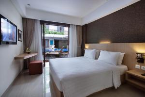 sense sunset hotel seminyak