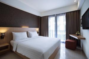 sense sunset hotel seminyak