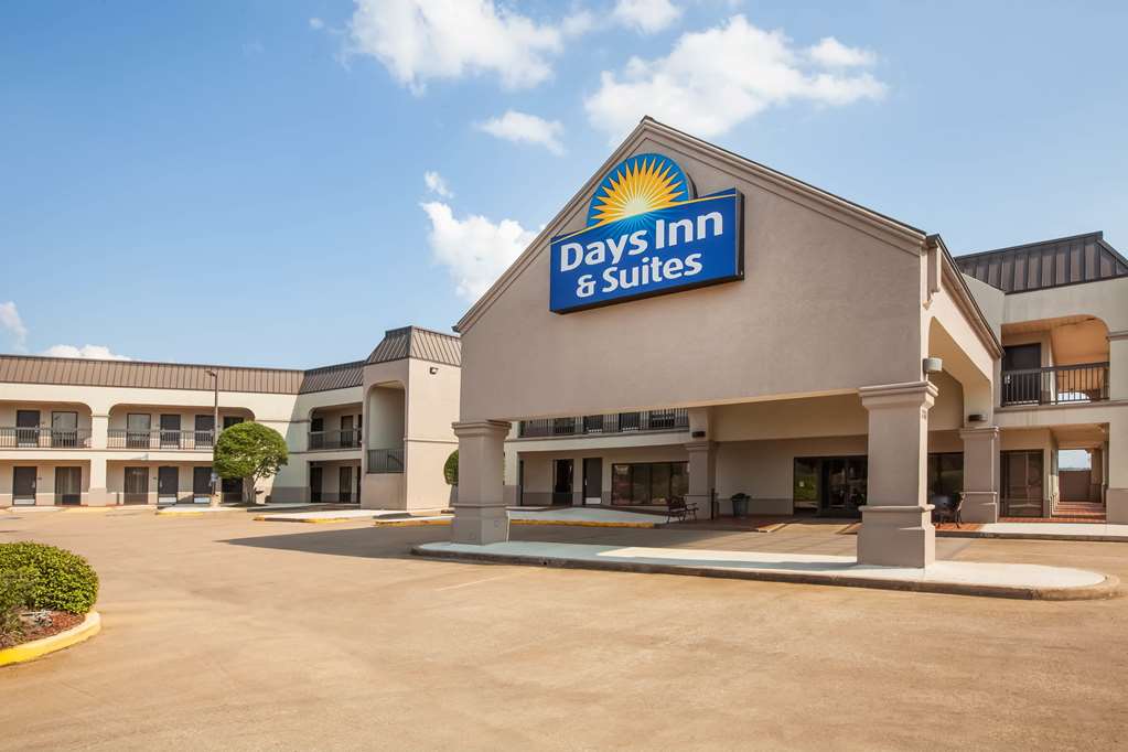 days inn and suites by wyndham tyler