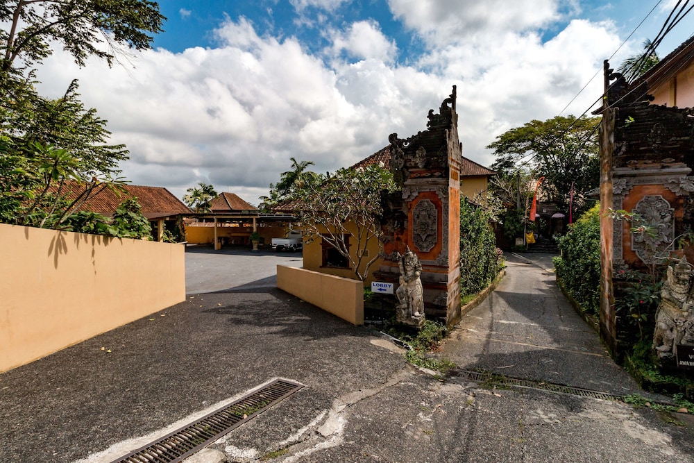 tanah merah art resort