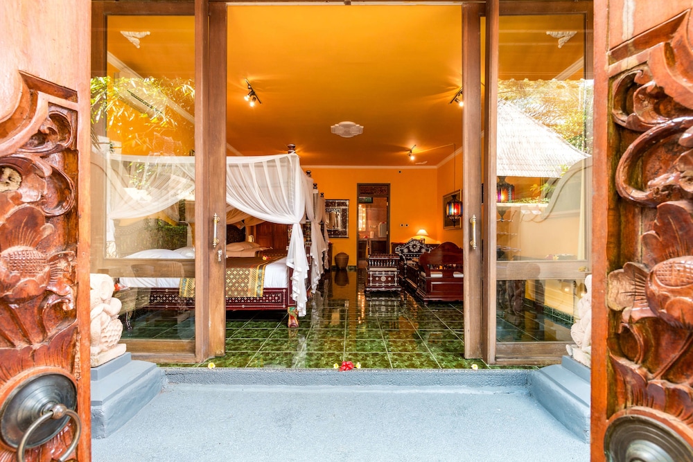 tanah merah art resort