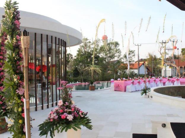 mahagiri villas and spa dreamland