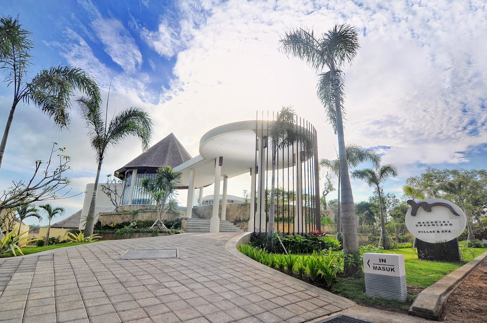 mahagiri villas and spa dreamland