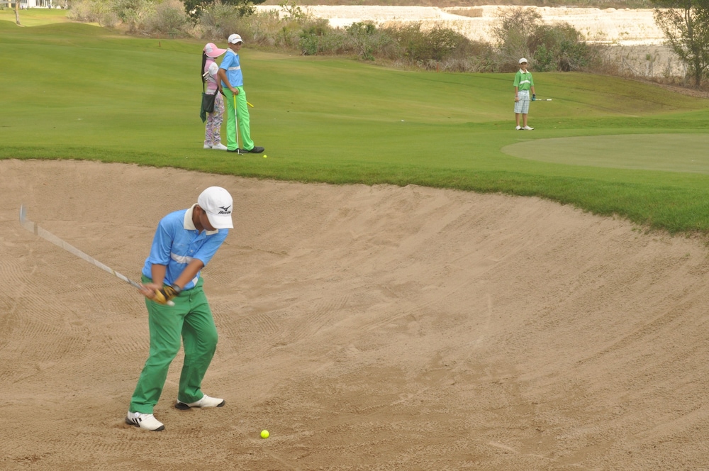 mahagiri villas and spa dreamland