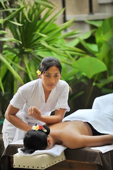 mahagiri villas and spa dreamland