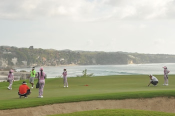 mahagiri villas and spa dreamland