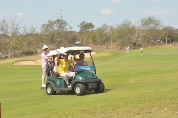 mahagiri villas and spa dreamland