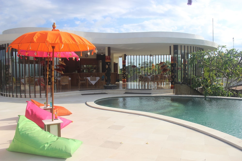 mahagiri villas and spa dreamland