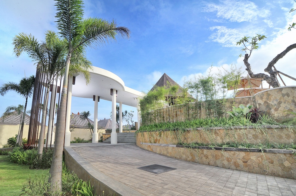 mahagiri villas and spa dreamland
