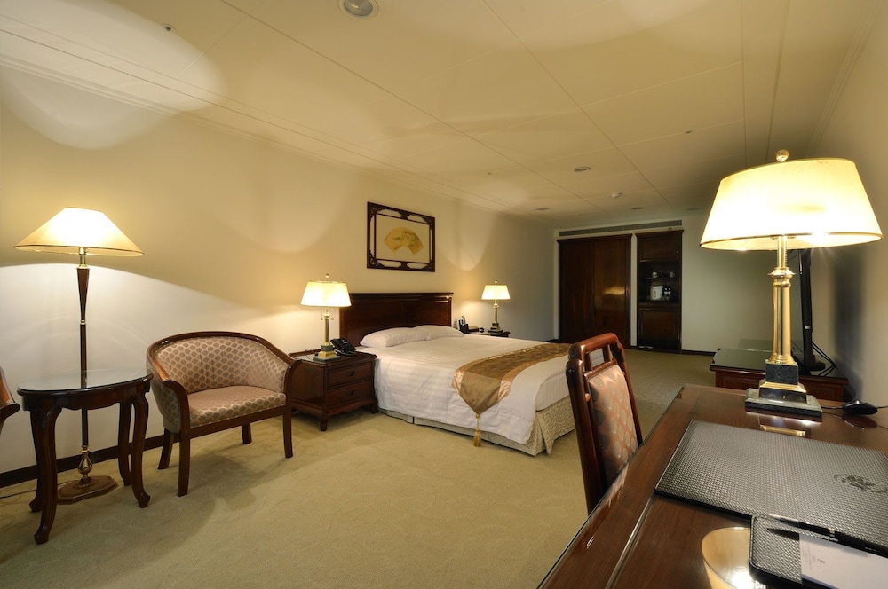 kings paradise hotel