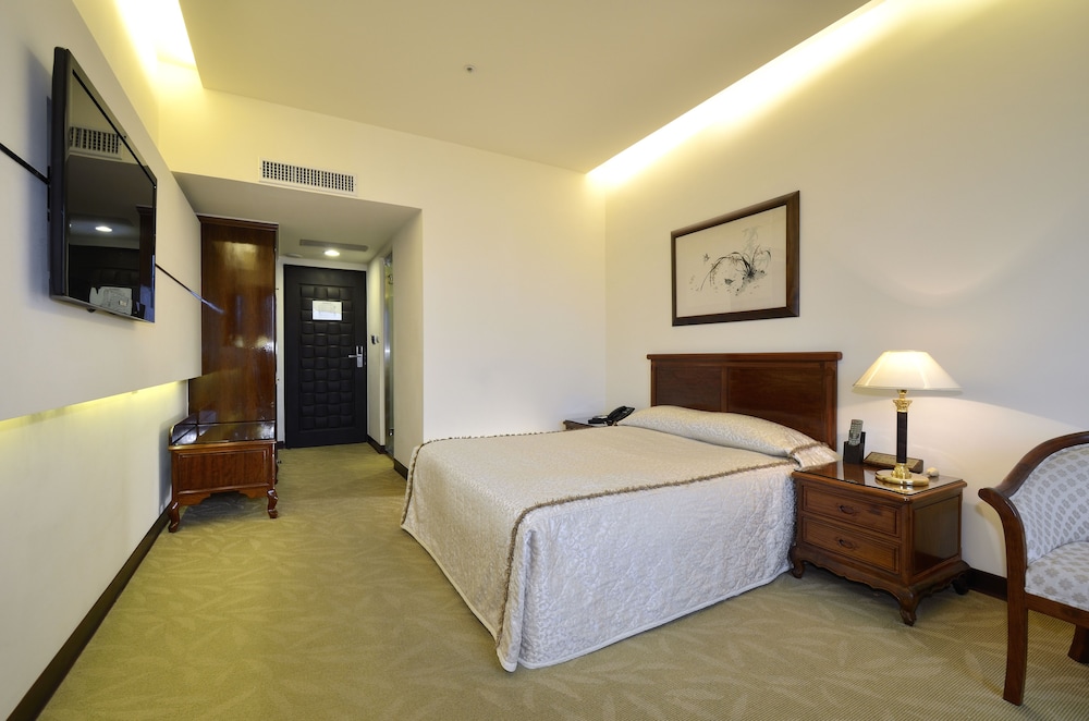 kings paradise hotel