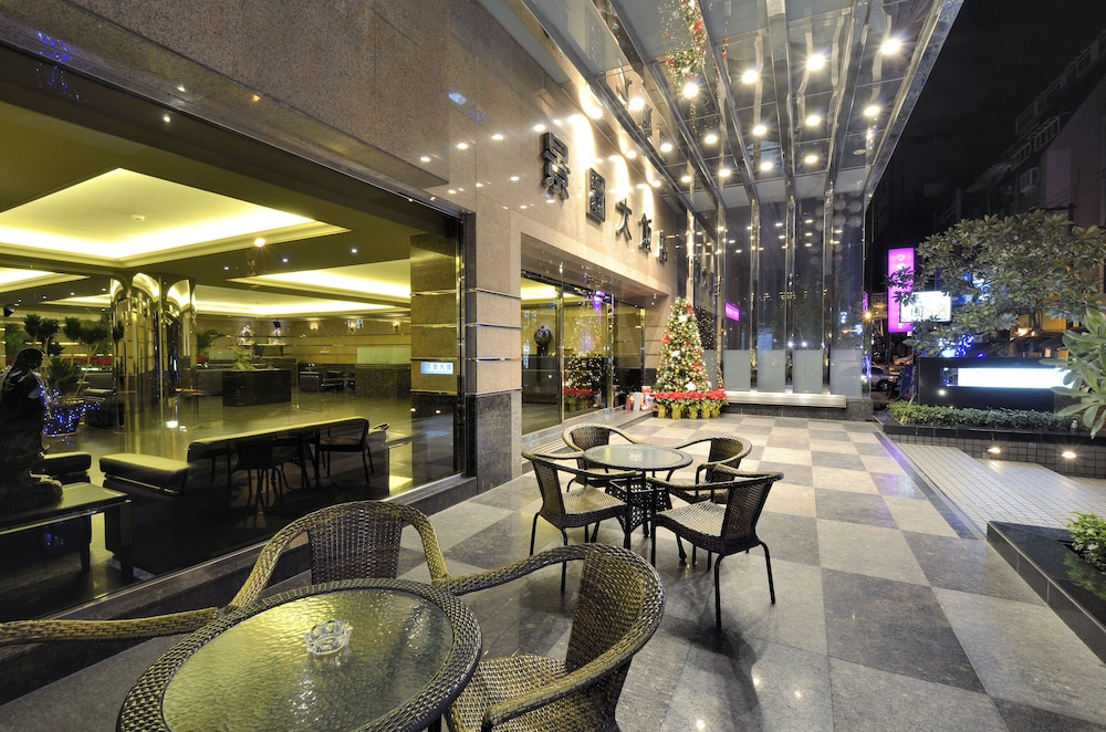 kings paradise hotel