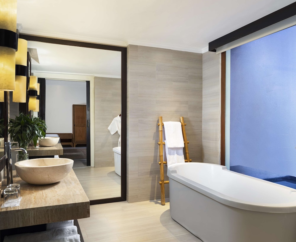 avani seminyak resort bali