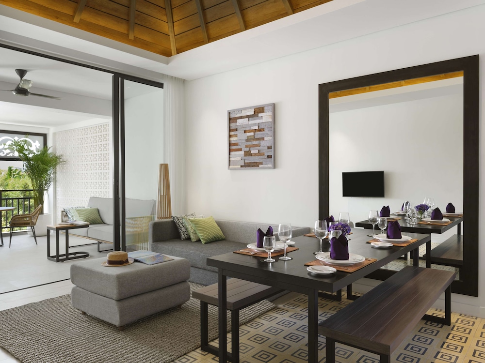 avani seminyak resort bali