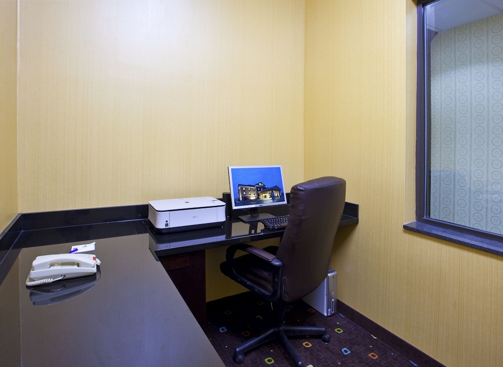 holiday inn express hotel and suites van wert by ihg
