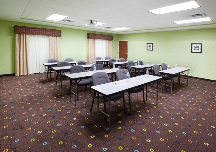 holiday inn express hotel and suites van wert by ihg