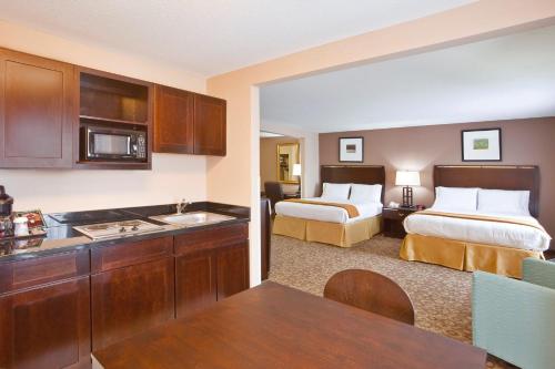 holiday inn express hotel and suites van wert by ihg