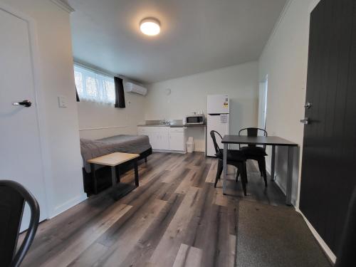 rockfield motel