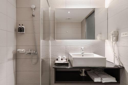 hotel yoshi kaohsiung