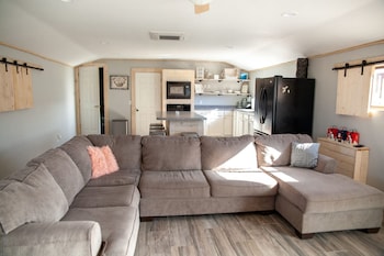 Zebra Refuge Cottage-Wild Unique Prescott Stay,7625 North Williamson Valley Road,2 star