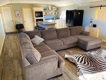 Zebra Refuge Cottage-Wild Unique Prescott Stay,7625 North Williamson Valley Road,2 star