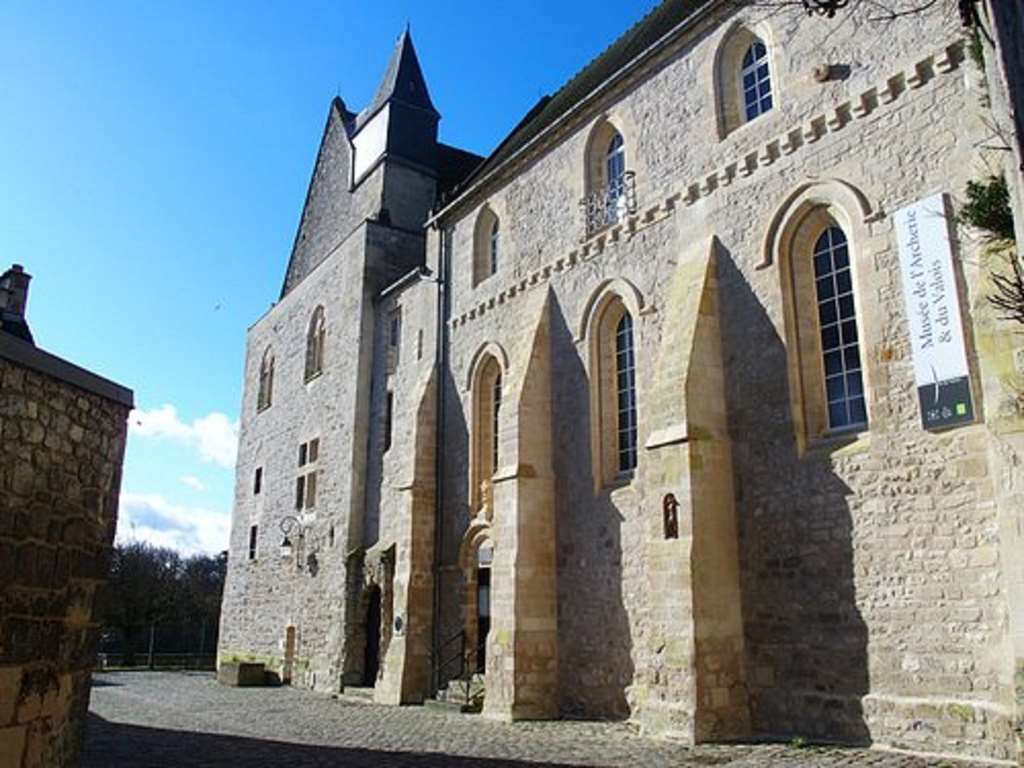 kyriad crepy en valois