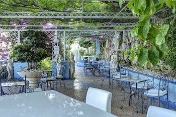 lloyds baia hotel