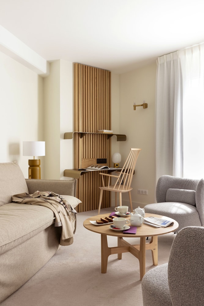 Plessis Grand Hôtel,In The City Center,4 star