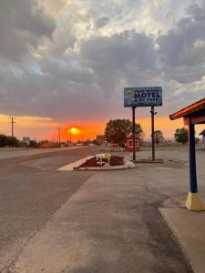 four winds motel and rv park
