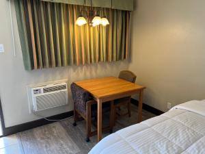 four winds motel and rv park