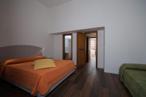 desenzano lake village