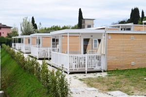 desenzano lake village
