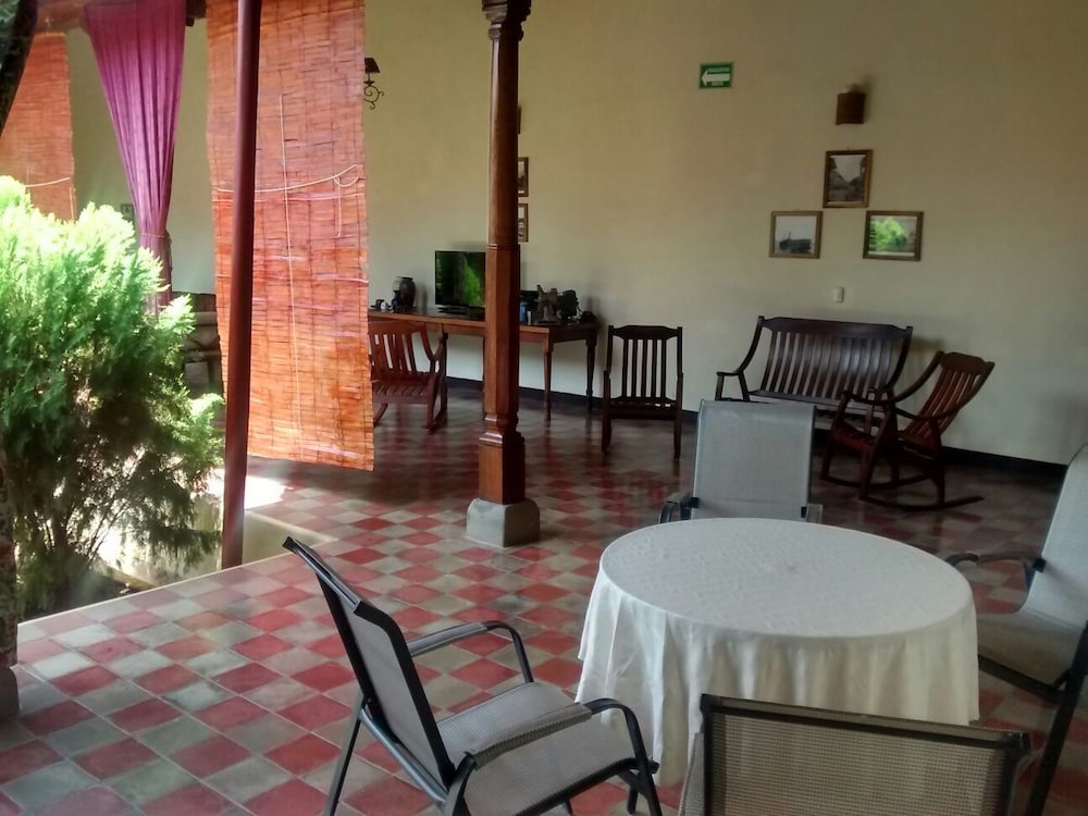 guesthouse los corredores del castillo