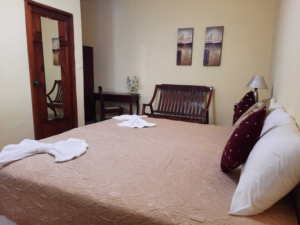 guesthouse los corredores del castillo