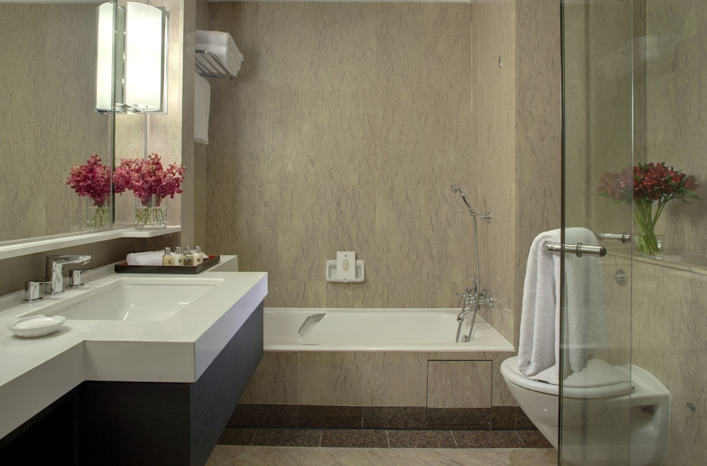 orchard hotel singapore