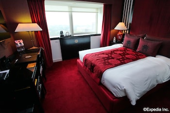 orchard hotel singapore