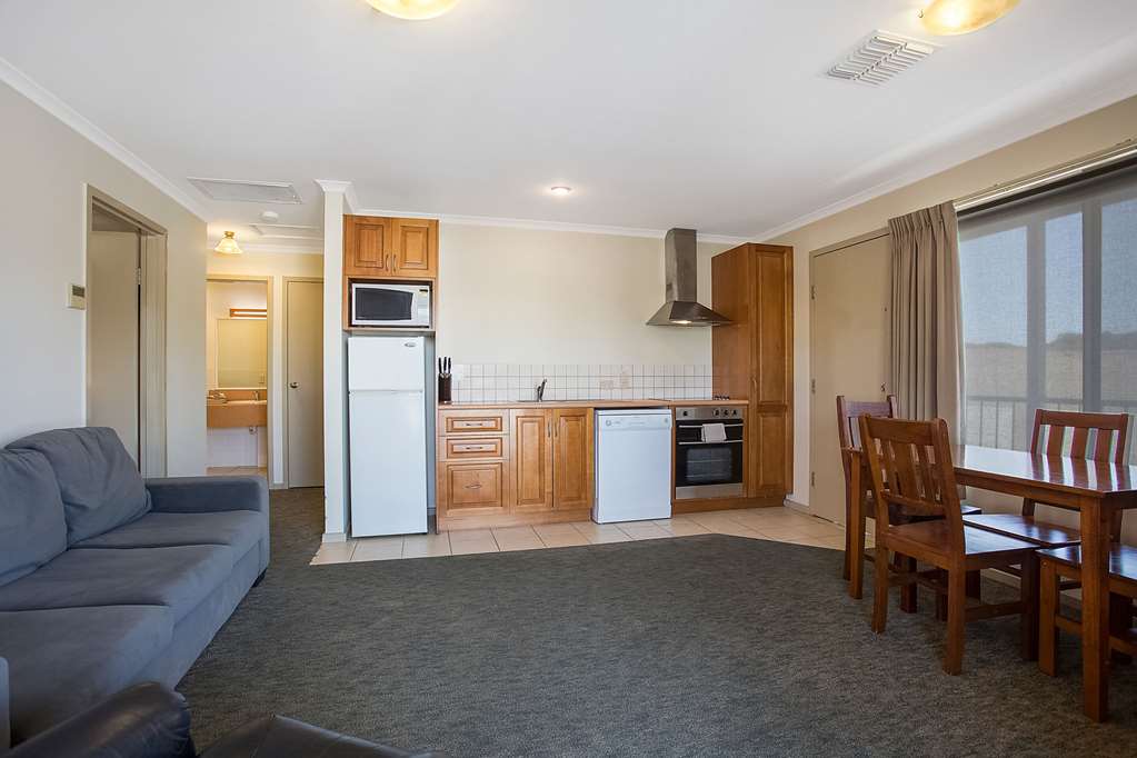 comfort inn warrnambool international