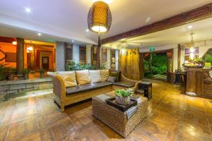 lijiang lize graceland merry inn