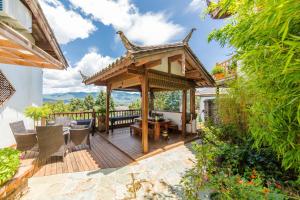 lijiang lize graceland merry inn