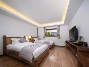 lijiang lize graceland merry inn