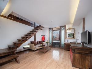 lijiang lize graceland merry inn