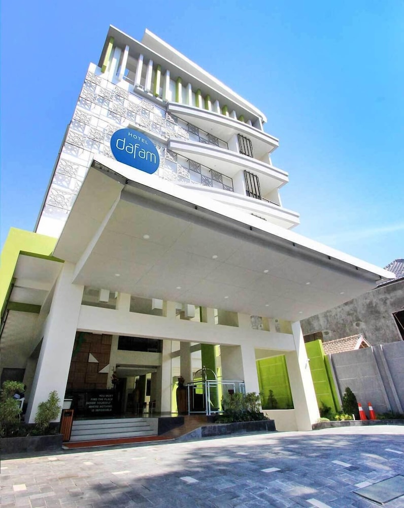 hotel dafam fortuna seturan