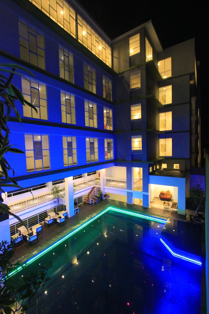 hotel dafam fortuna seturan