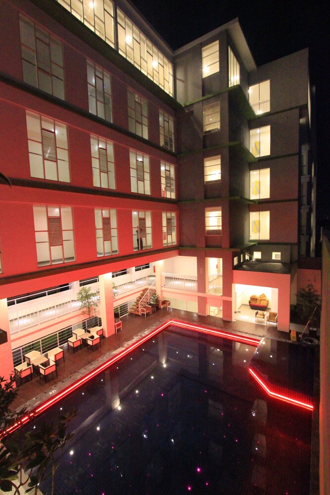 hotel dafam fortuna seturan